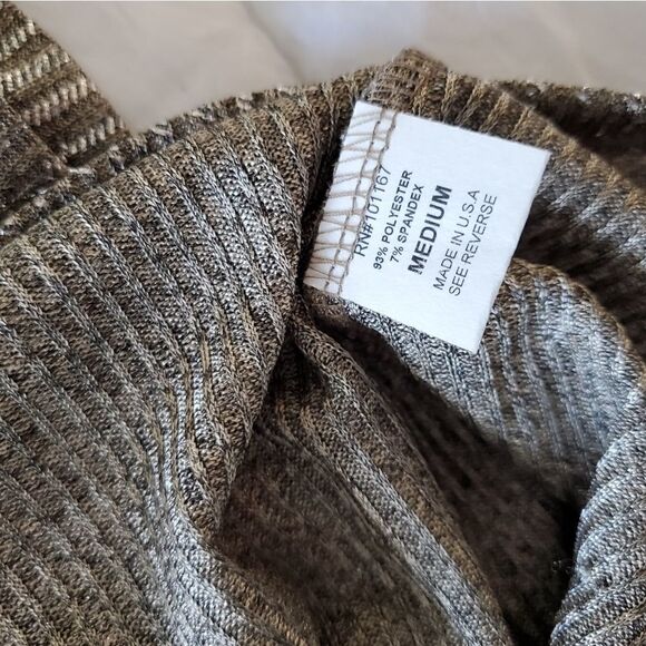 Kim & Cami Ribbed Metallic Blouse Medium - Picture 11 of 13
